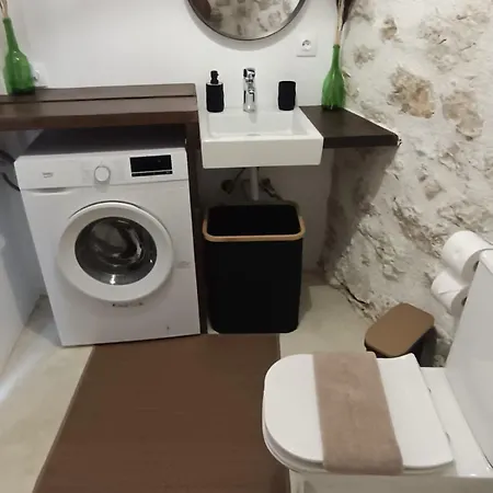 Kontarena's Apartamento